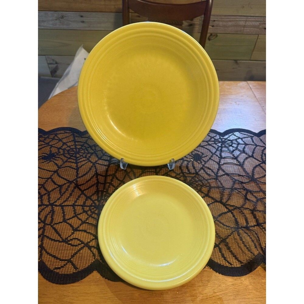 Fiesta Ware Pale Yellow Dinner and Salad Plate Set